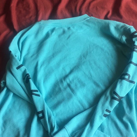 Pink vs cropped sweater - Picture 4 of 4